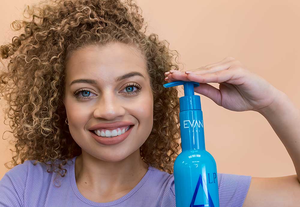 How To Open The Curls Of Frizzy Hair